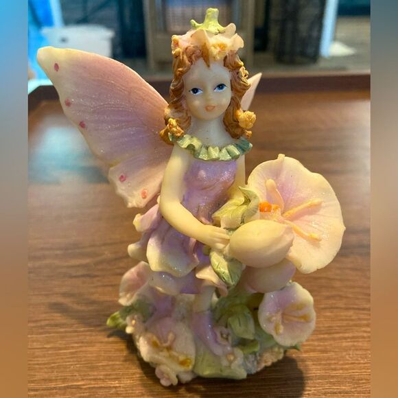 Fairy Resin Figurine 4-1/2” Tall - Picture 1 of 5